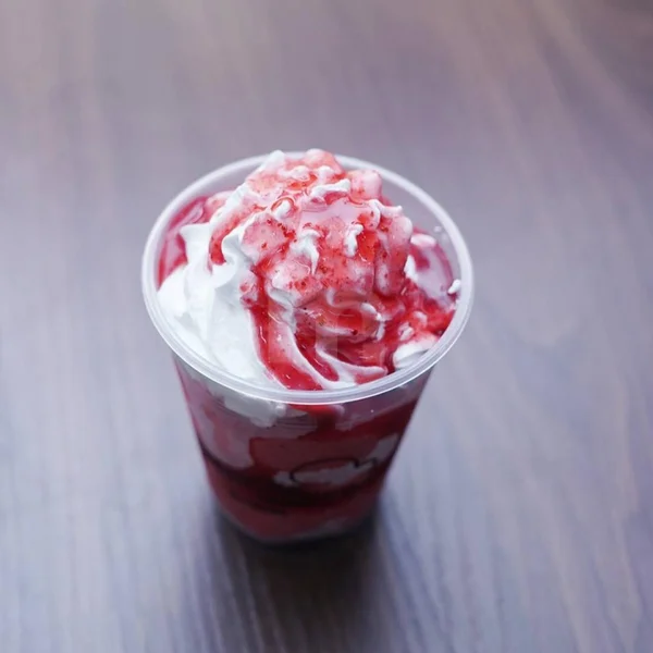 Strawberry Mou - Large — Chocolat-Mou Kingdom