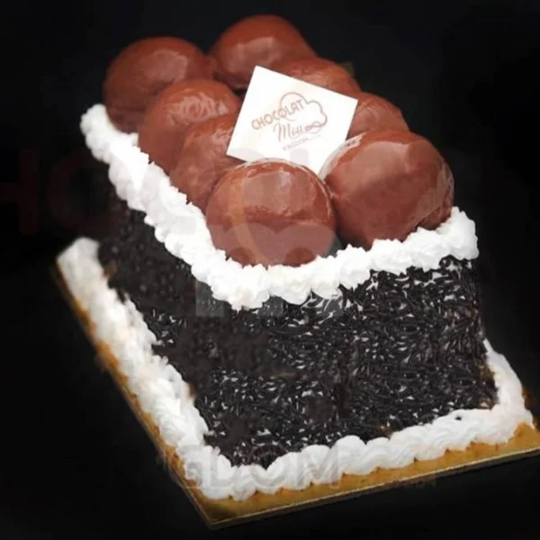 Gateau Royale - 6 Persons — Chocolat-Mou Kingdom